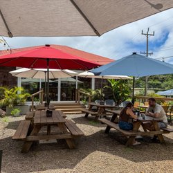 Gill's Lanai - A variety of shaded picnic tables to choose from