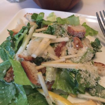 Pascalou - Caesar salad with pecans and apple slices - French Near Me - New York, New York Pascalou - Caesar salad with pecans and apple slices - French Near Me - New York, New York