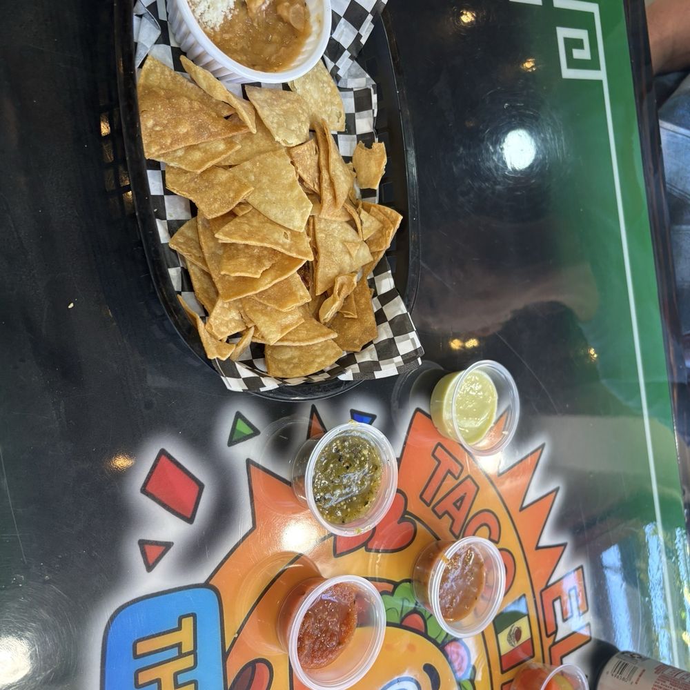 El Taco Magico - Chips with a variety of salsas from their salsa bar. - Tacos Near Me - Suisun City, California El Taco Magico - Chips with a variety of salsas from their salsa bar. - Tacos Near Me - Suisun City, California