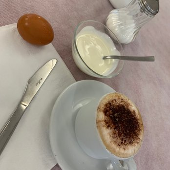 Hotel Airmotel - Best Cappuccino around! Any my favorite yogurt - Hotels Near Me - Venezia, VE