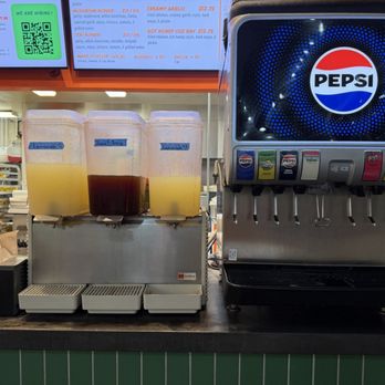 EARL Kakaako - drinks - Sandwiches Near Me - Honolulu, Hawaii