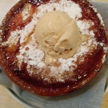 Eunice - Strawberry crumble - Cajun/Creole Near Me - Houston, Texas Eunice - Strawberry crumble - Cajun/Creole Near Me - Houston, Texas