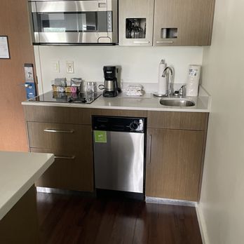Hyatt House Pittsburgh-South Side - Kitchen - Hotels Near Me - Pittsburgh, Pennsylvania Hyatt House Pittsburgh-South Side - Kitchen - Hotels Near Me - Pittsburgh, Pennsylvania
