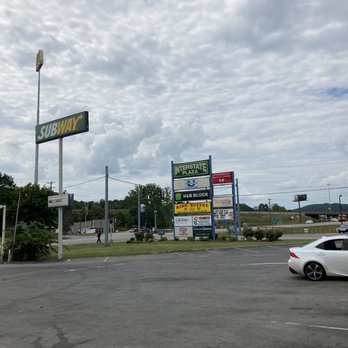 Subway - Signage - Sandwiches Near Me - Munfordville, Kentucky