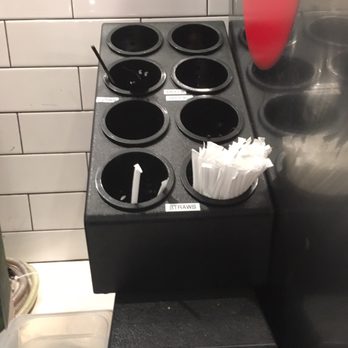 The Pizza Press - Empty empty empty. With 4 employees standing around doing nothing.. really Pizza Press? This is the standard you want to have? - Salad Near Me - Irvine, California The Pizza Press - Empty empty empty. With 4 employees standing around doing nothing.. really Pizza Press? This is the standard you want to have? - Salad Near Me - Irvine, California