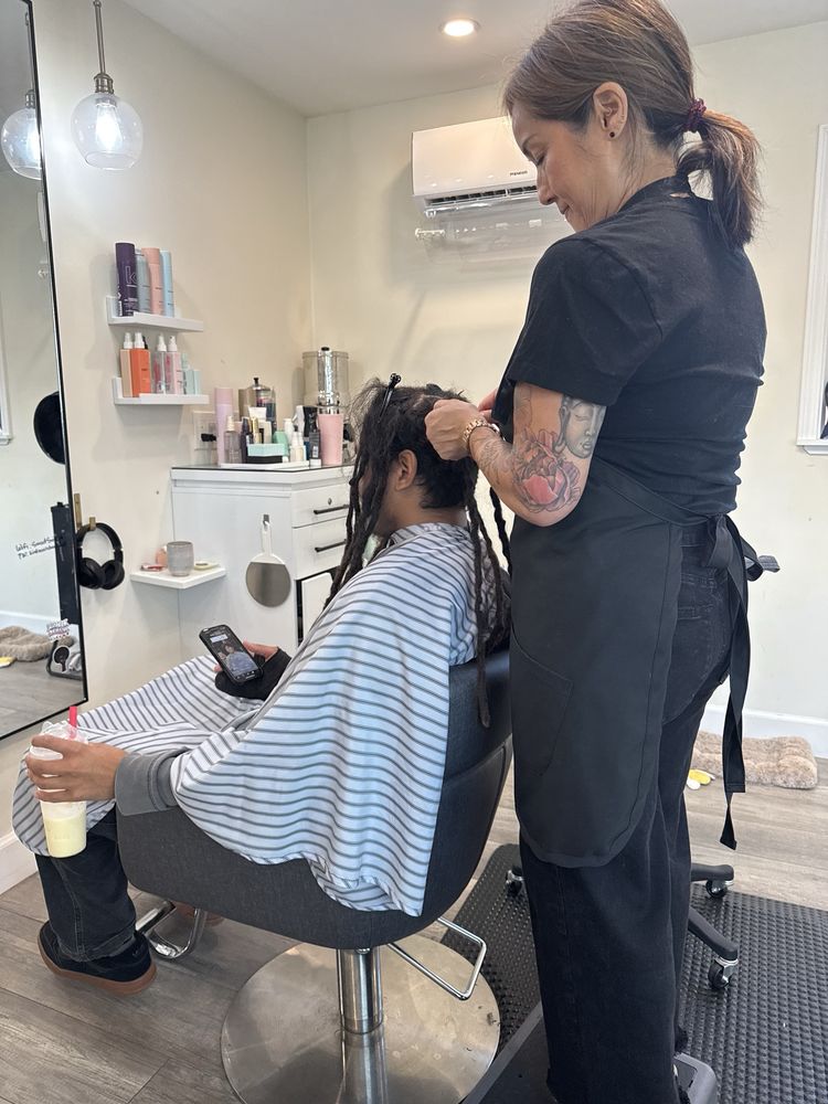 The Hush Hush Studio Salon Logo