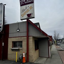 Bob's Diner - Outside