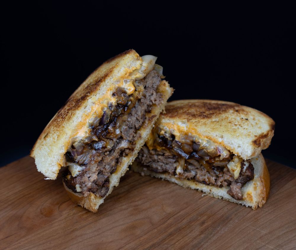 The Don's Sports Bar & Grill 712