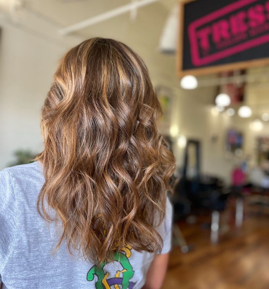 Tresses Color Bar Salon Image