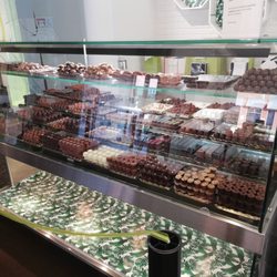 Chocolat Belge Heyez Pere Et Fils - Chocolate selection!