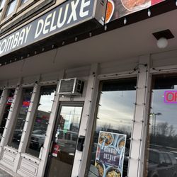 Bombay Deluxe Indian Restaurant - A small establishment located in a  mini mall. great Indian food in the afternoon