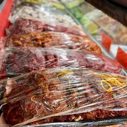 Roe-Zee Meat Market - Delicious meat from our deli