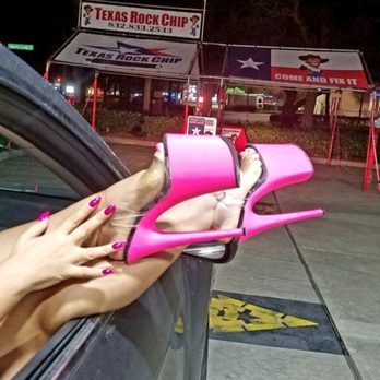 Texas Rock Chip - She's rocking those chips as usual - Windshield Installation & Repair Near Me - Katy, Texas