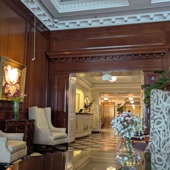 Market Pavilion Hotel - Lobby bar - Hotels Near Me - Charleston, South Carolina Market Pavilion Hotel - Lobby bar - Hotels Near Me - Charleston, South Carolina