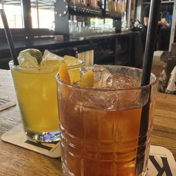 Brook's Kitchen & Tap - Mango House Margarita & Brook's Old Fashioned - Bars Near Me - Oakbrook Terrace, Illinois