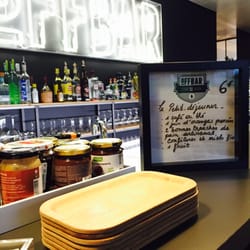 OFFBar - Les petits-déjeuners du Offbar - pain artisanal, confitures et miels bios, jus d'orange pressé et café bien chaud!