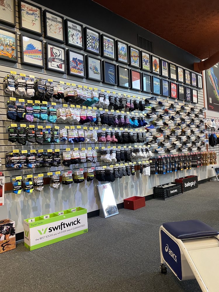 RUNNERS FORUM Updated August 2024 11 Photos & 26 Reviews 620