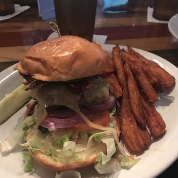 The Walrus - Hawaiian Burger - Bars Near Me - Columbus, Ohio