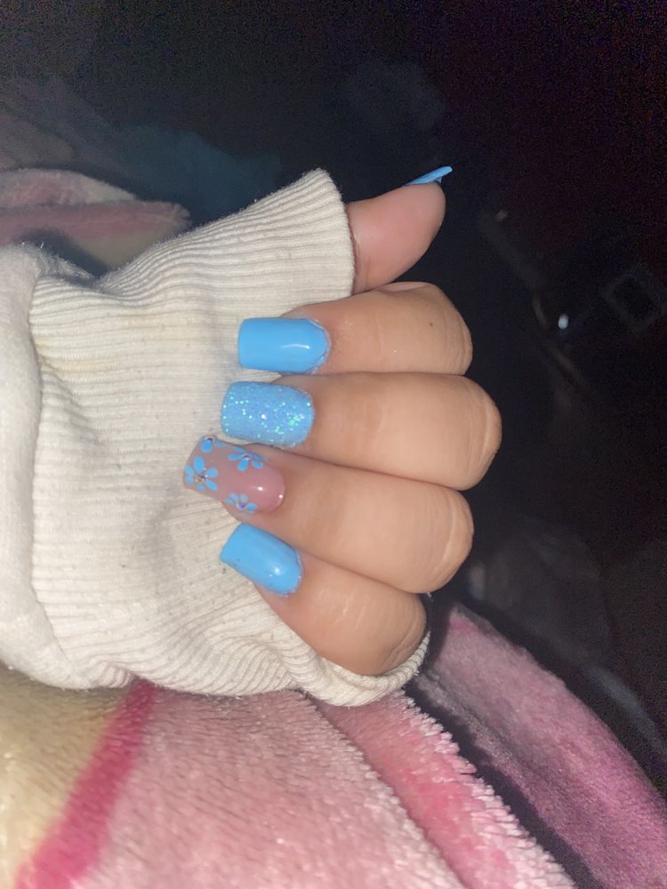 It Nails by Cynthia Logo