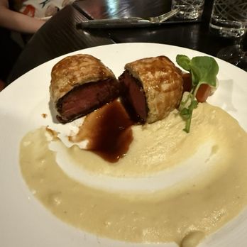 Gordon Ramsay Hell's Kitchen - Beef Wellington - Steakhouses Near Me - Stateline, Nevada Gordon Ramsay Hell's Kitchen - Beef Wellington - Steakhouses Near Me - Stateline, Nevada