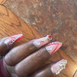 Kims Nails - Eating