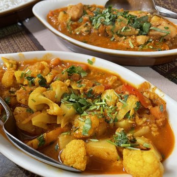 Tibet Nepal House - Chicken Vindaloo + Aloo Gobi - Himalayan/Nepalese Near Me - Pasadena, California Tibet Nepal House - Chicken Vindaloo + Aloo Gobi - Himalayan/Nepalese Near Me - Pasadena, California