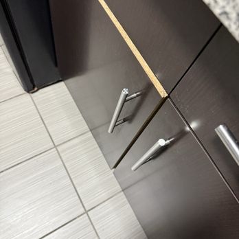 Studio 6 - Falling apart cabinet kitchenette - Hotels Near Me - Coral Springs, Florida Studio 6 - Falling apart cabinet kitchenette - Hotels Near Me - Coral Springs, Florida
