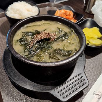 Gaju Gimbap - Seaweed soup with a side of rice, fresh kimchi and pickled radish - Korean Near Me - Los Angeles, California
