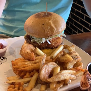 Guy Fieri's - The original ringer burger - American Near Me - Cancún, ROO