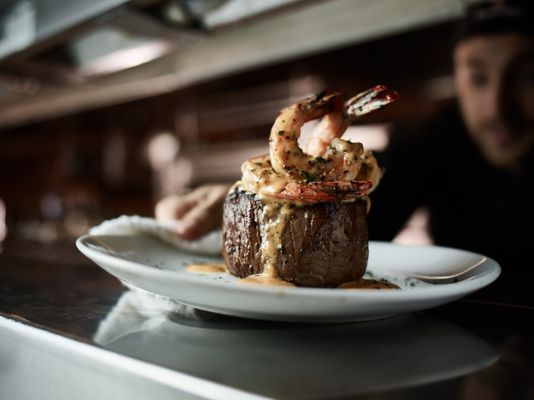 Fleming’s Prime Steakhouse & Wine Bar by null