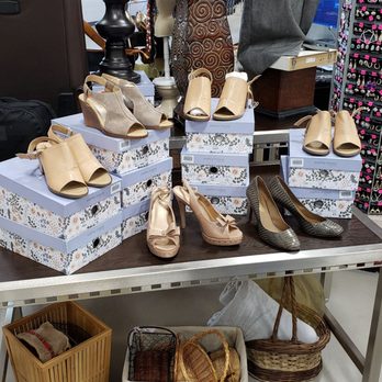 Goodwill Central Texas - Anderson Lane - Display 8/28/2019 - Thrift Stores Near Me - Austin, Texas Goodwill Central Texas - Anderson Lane - Display 8/28/2019 - Thrift Stores Near Me - Austin, Texas