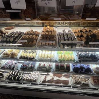 Bova's Bakery - Bakeries Near Me - Boston, Massachusetts