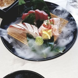 Sashimi lunch combo