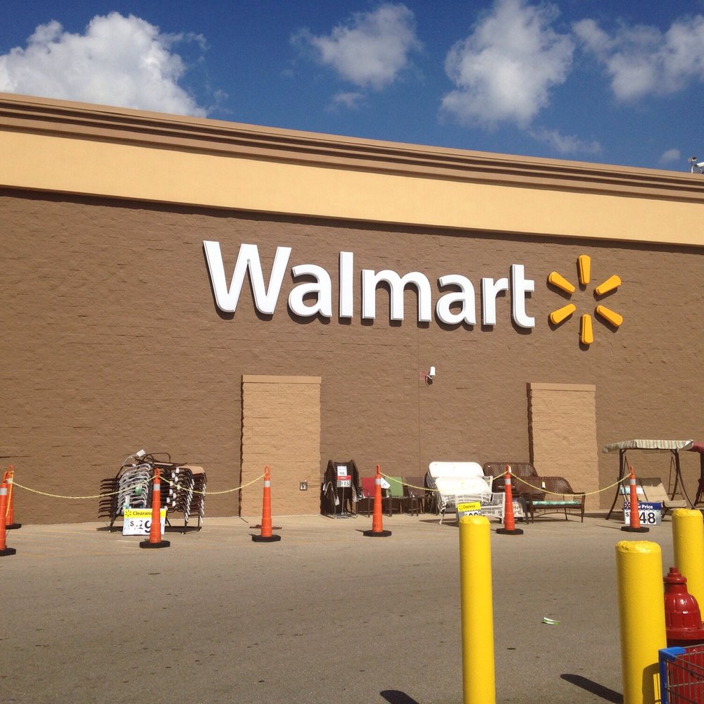 Walmart Supercenter - the entrance to the store - Department Stores Near Me - Pontotoc, Mississippi