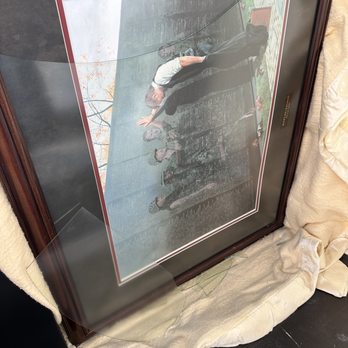 W P and L Moving Solutions - Broken glass picture not wrapped - Movers Near Me - Savannah, Georgia