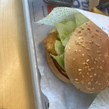 A&W - Spicy habanero chicken burger - Burgers Near Me - East Gwillimbury, Ontario
