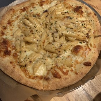 Pizza Rox - The Real Slim Shady - Mac and Cheese Pizza - Pizza Near Me - Boynton Beach, Florida Pizza Rox - The Real Slim Shady - Mac and Cheese Pizza - Pizza Near Me - Boynton Beach, Florida