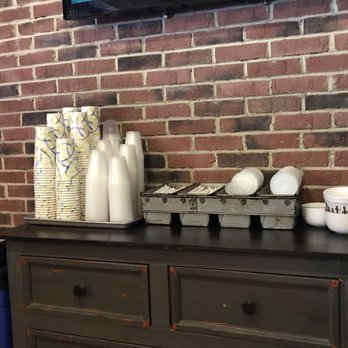 Slow Hand BBQ - Self serve cups and lids - Barbeque Near Me - Pleasant Hill, California Slow Hand BBQ - Self serve cups and lids - Barbeque Near Me - Pleasant Hill, California