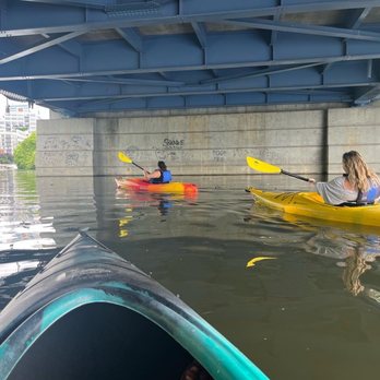 Kayak Chicago - Boating Near Me - Chicago, Illinois