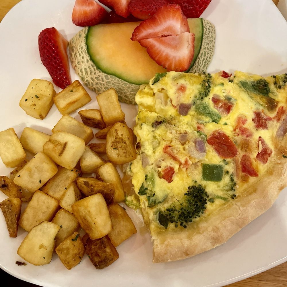 Brunchies - Veggie Quiche with breakfast potatoes and fruit - Breakfast & Brunch Near Me - Tampa, Florida Brunchies - Veggie Quiche with breakfast potatoes and fruit - Breakfast & Brunch Near Me - Tampa, Florida