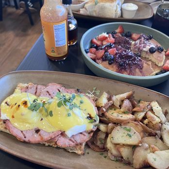 Dolce Rosa Cafe - Breakfast & Brunch Near Me - Santa Rosa, California