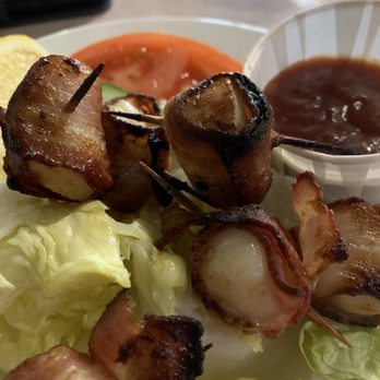 The Dockside Inn & Restaurant - Bacon wrapped scallops - Seafood Near Me - Lunenburg, Nova Scotia