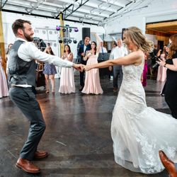 Mohr Fun Events - A wedding reception at the Pavilion at Overlook Barn