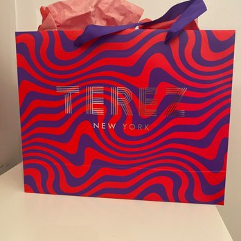 Terez - Even the shopping bag is fun! - Women's Clothing Near Me - New York, New York Terez - Even the shopping bag is fun! - Women's Clothing Near Me - New York, New York