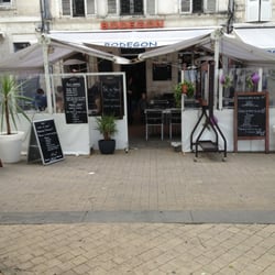 Le Bodegon - Dans une rue piétonne en face de la marina.