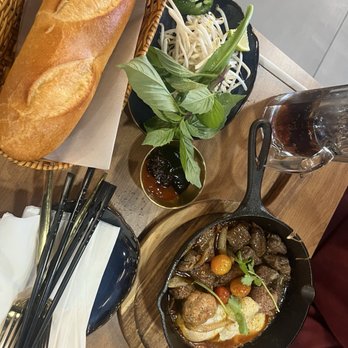 Me’s Kitchen - Vietnamese Near Me - Sacramento, California Me’s Kitchen - Vietnamese Near Me - Sacramento, California