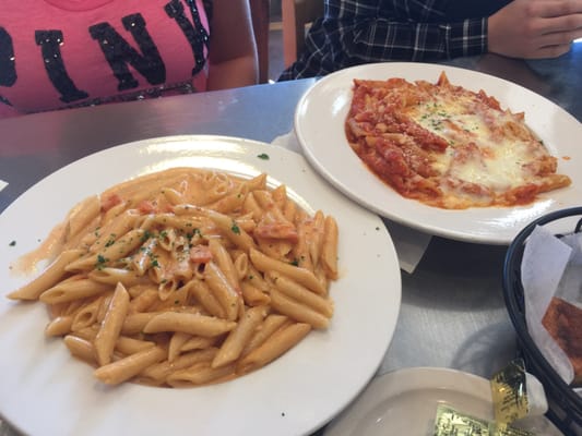 Pasta Pomodoro by null