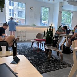 Iris Coffee Lab - Atmosphere