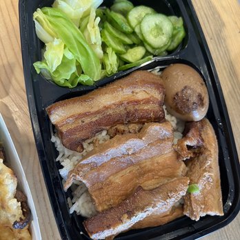 L’uxweet Bakery Cafe - Pork belly rice $13.50 - Bubble Tea Near Me - Chino Hills, California L’uxweet Bakery Cafe - Pork belly rice $13.50 - Bubble Tea Near Me - Chino Hills, California
