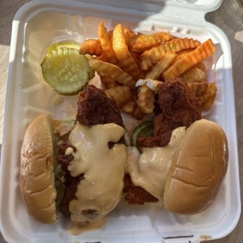 Slappin Chick - Hicksville - Hot - Chicken Shop Near Me - Hicksville, New York Slappin Chick - Hicksville - Hot - Chicken Shop Near Me - Hicksville, New York